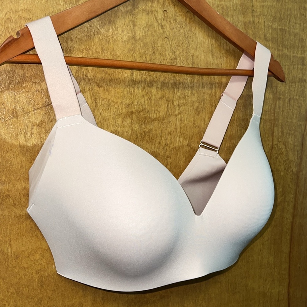 LE MYSTERE 36DD Smooth Shape 360 Wireless Bra - Like New